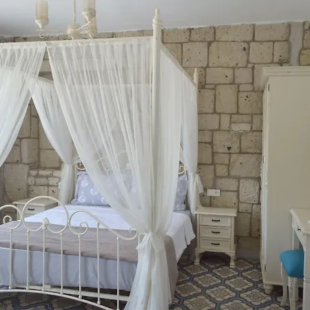 阿拉恰特酒店 2*