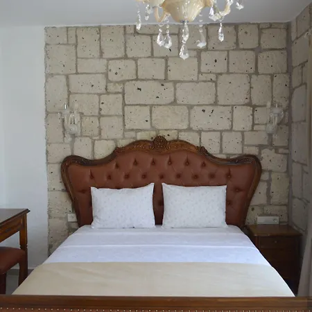 阿拉恰特酒店 2*