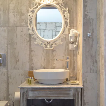 阿拉恰特酒店 2*