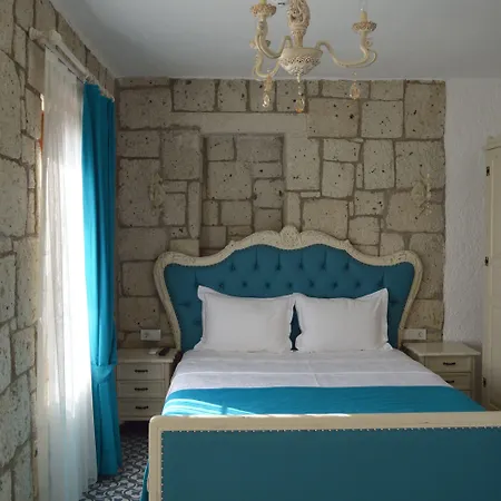 阿拉恰特酒店 2*